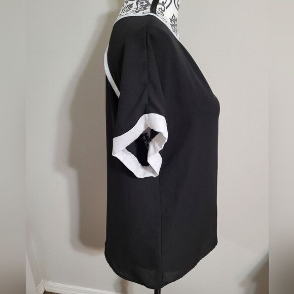 Lily White woman's large black and‎ white contrast top - Picture 2 of 6